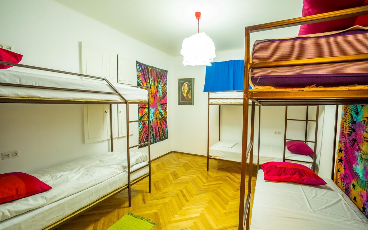 Zgarbi Hostel Tbilissi Extérieur photo