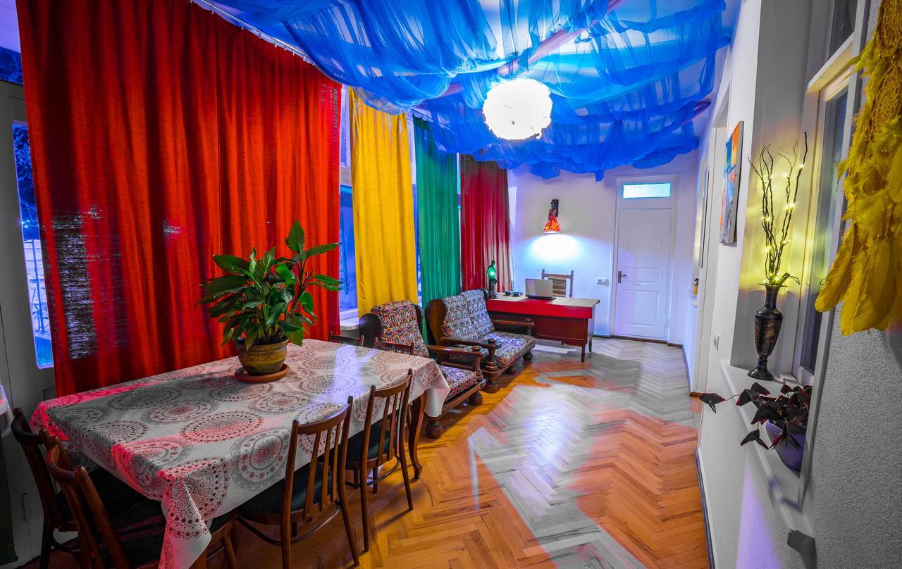 Zgarbi Hostel Tbilissi Extérieur photo