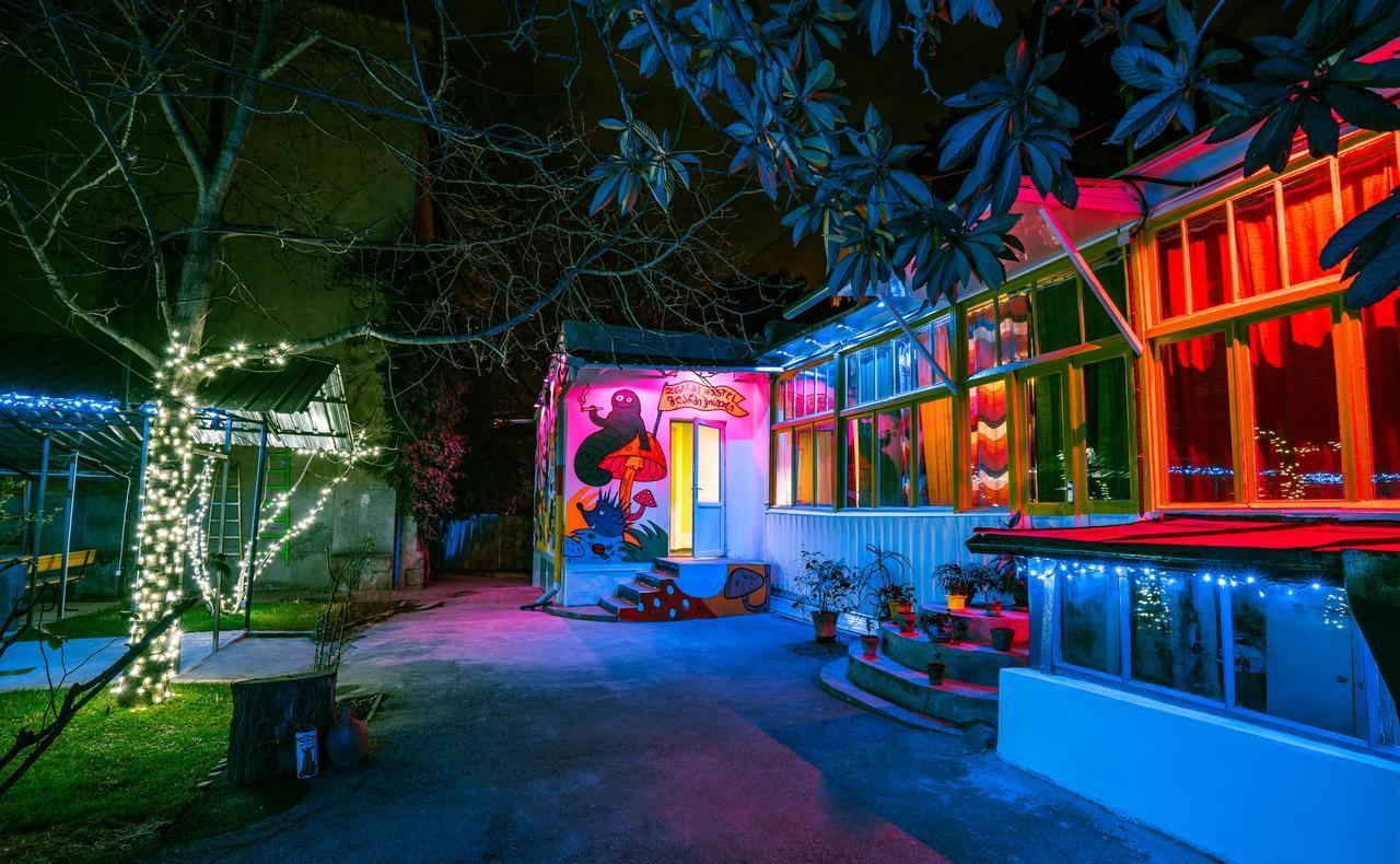 Zgarbi Hostel Tbilissi Extérieur photo