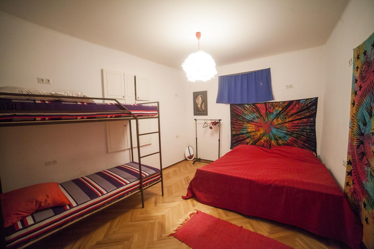Zgarbi Hostel Tbilissi Extérieur photo
