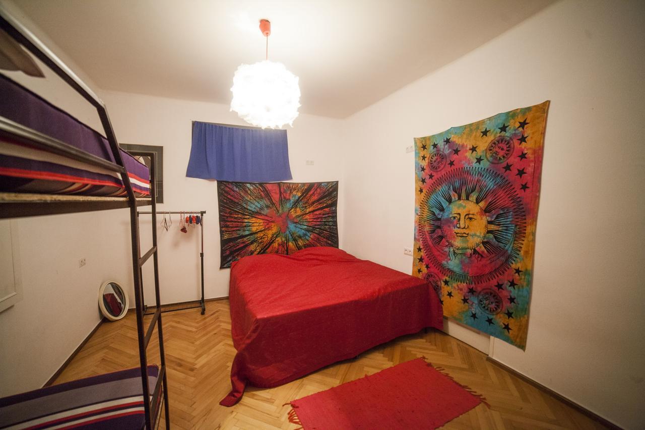 Zgarbi Hostel Tbilissi Extérieur photo