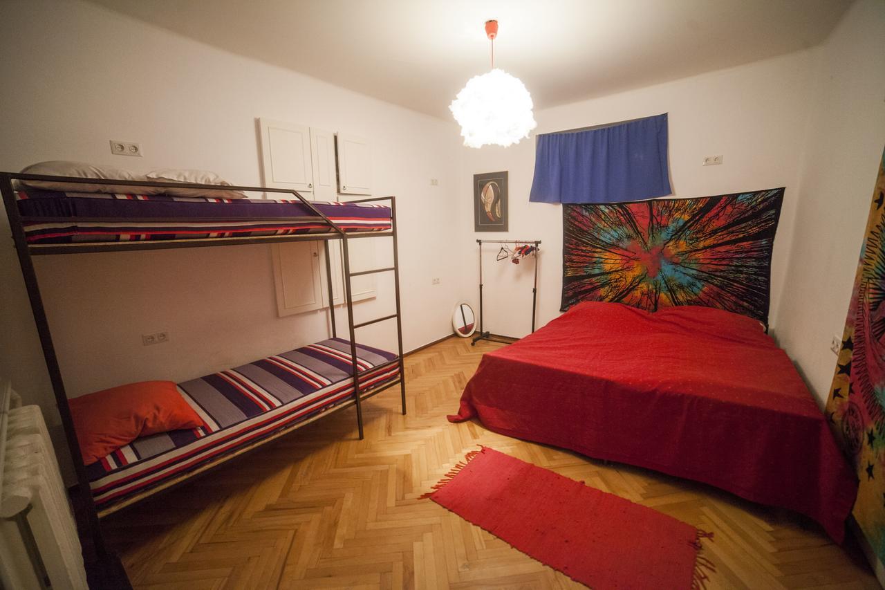 Zgarbi Hostel Tbilissi Extérieur photo
